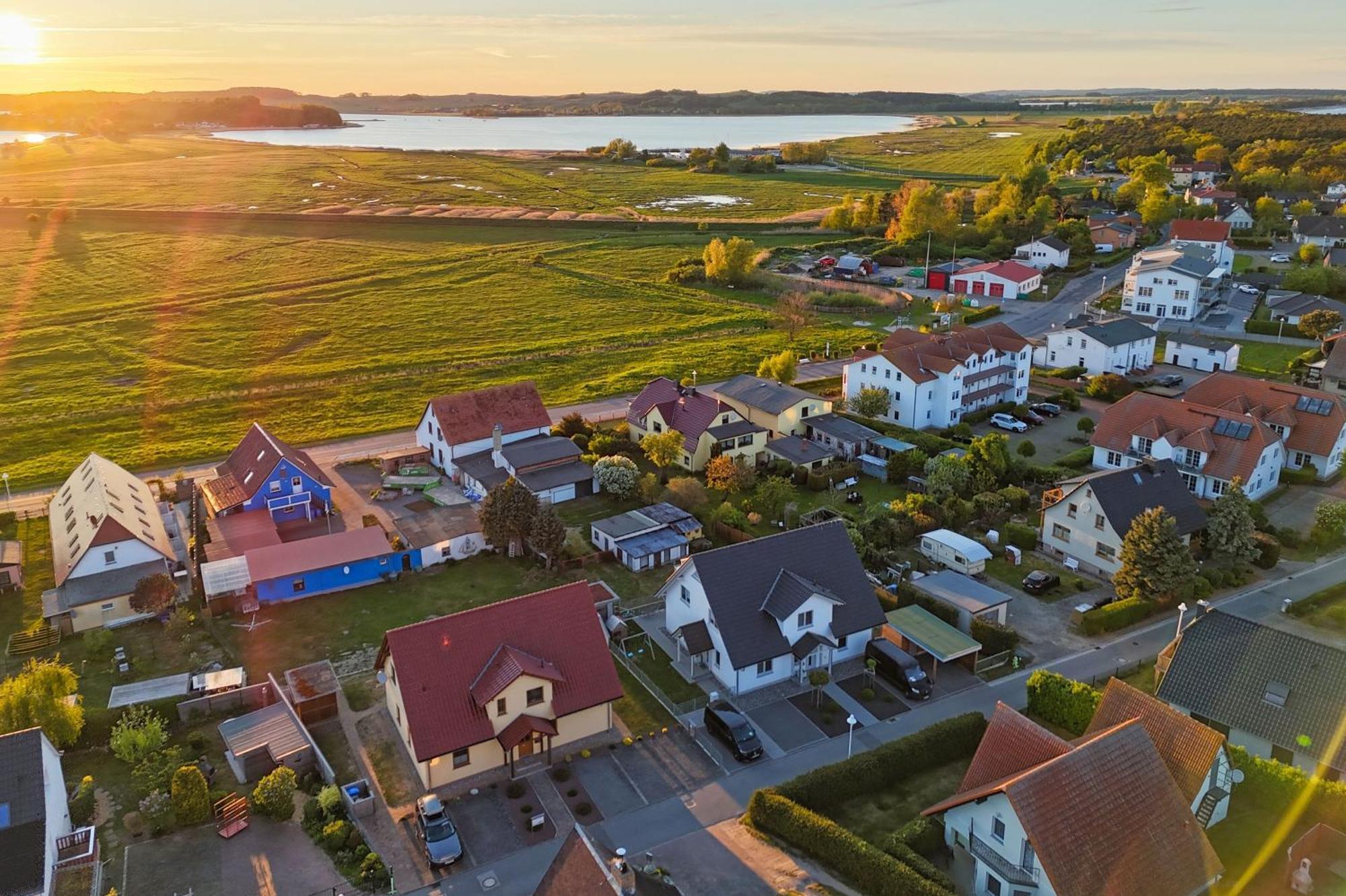 Schicke Fewo Mit Terrasse, Gratis Nutzung Vom Ahoi Erlebnisbad Und Sauna In Sellin - Haus De Niege Wech Fewo 02 Thiessow Zewnętrze zdjęcie
